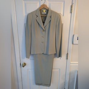 Talbots, Sage Green, 100% Summer wool made from Italian fabric, Size 18